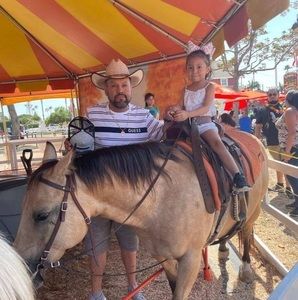 Meet your Posher, Moises